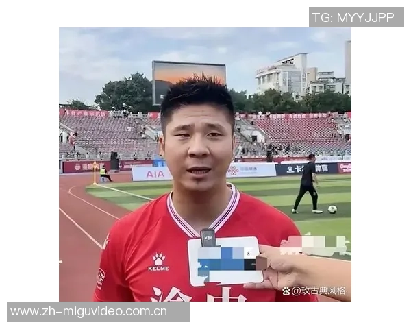 足球明星转会时的常见动作与背后故事揭秘